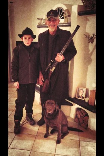 Leon mit seinem Onkel Leon mit seinem Onkel